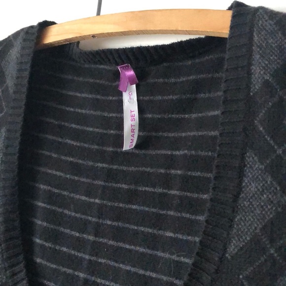 Sweater vest with scoop neck - Picture 3 of 3